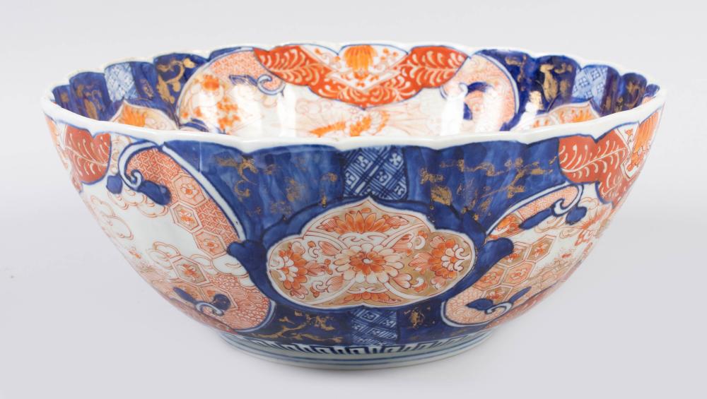 JAPANESE IMARI FLUTED PUNCH BOWL  33c90d