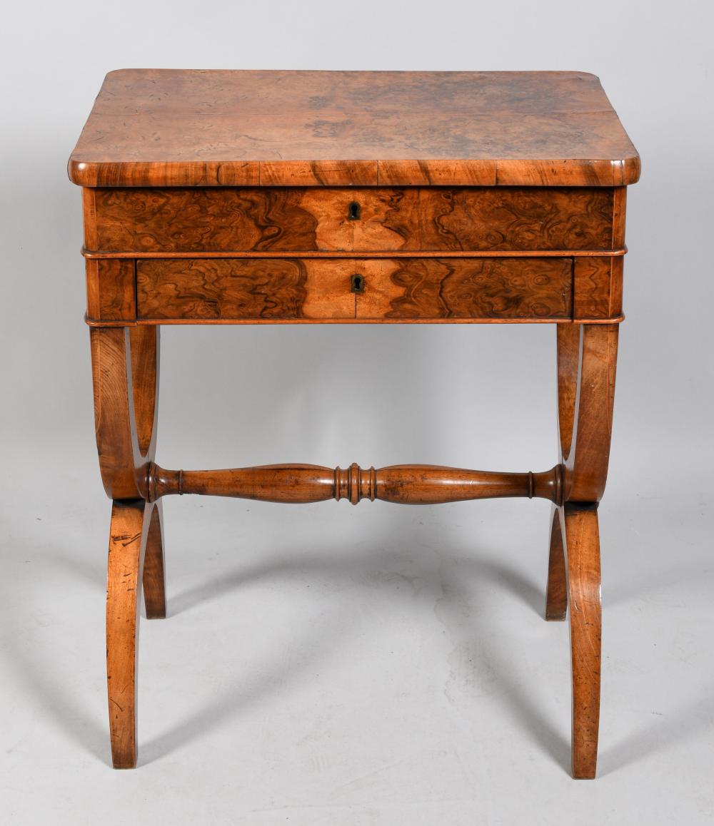 ENGLISH BURL WALNUT DRESSING TABLE 33c928