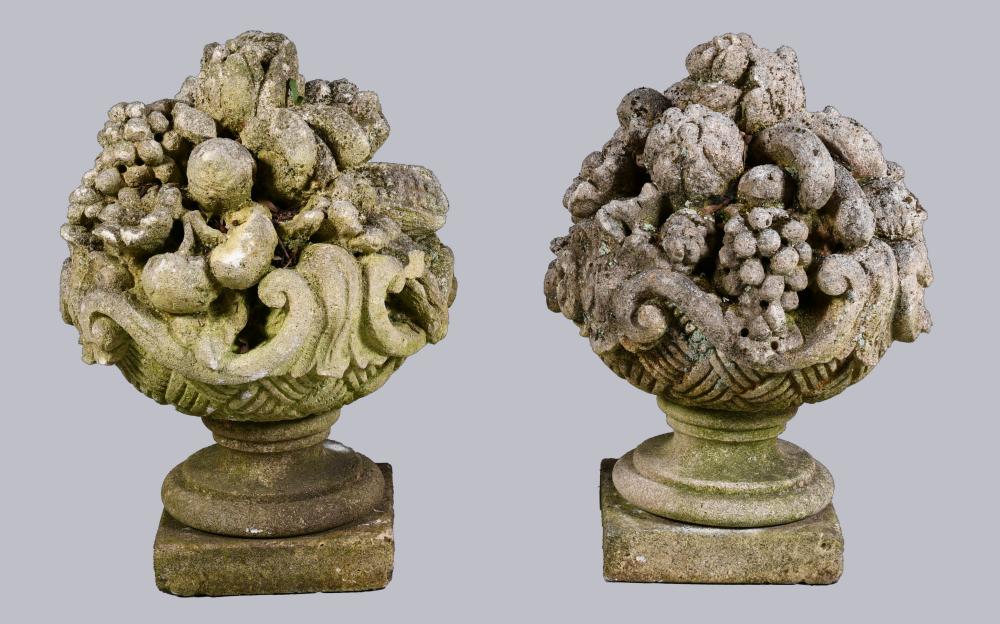 PAIR OF CLASSICAL STYLE CAST CEMENT 33c978