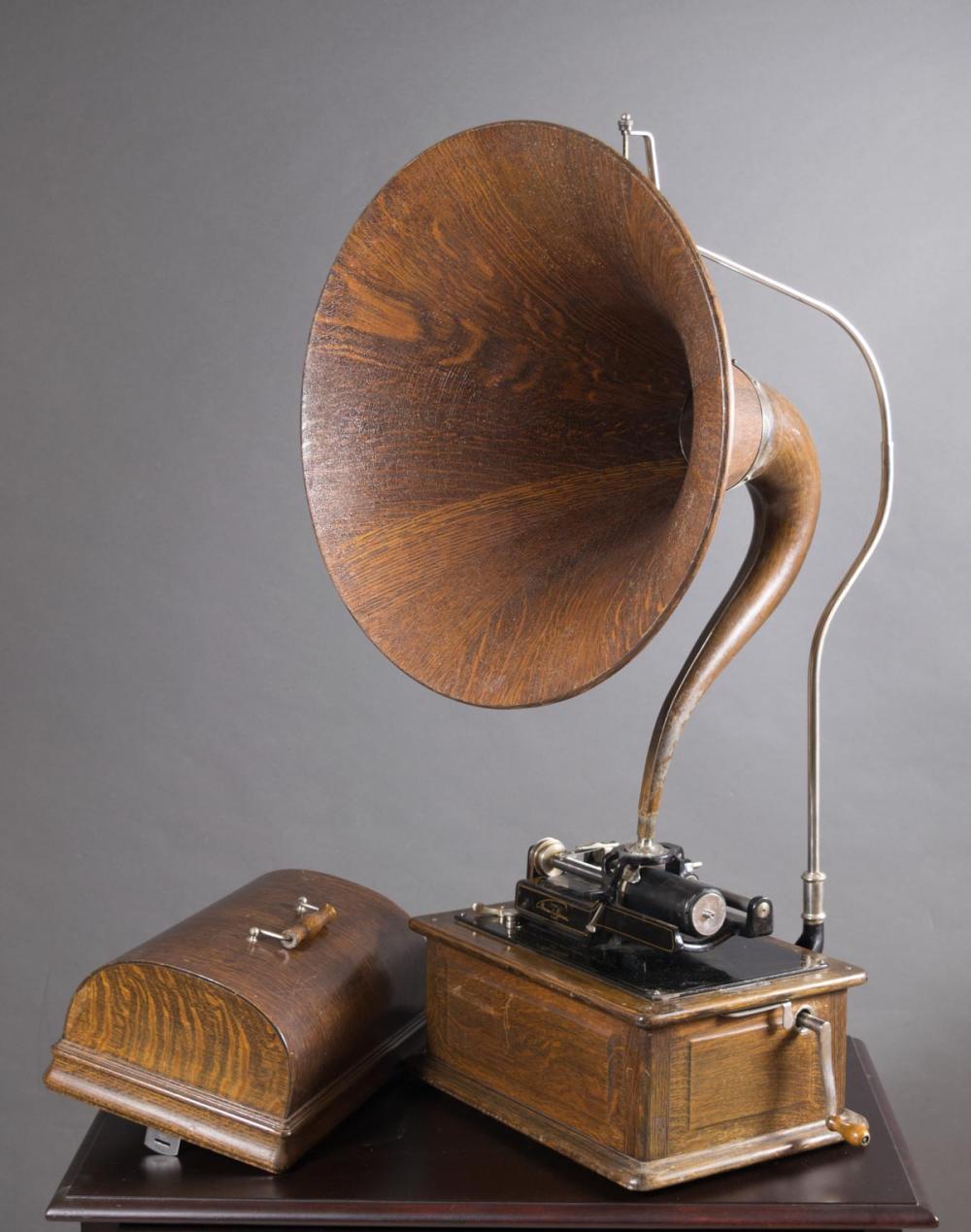 EDISON CYLINDER PHONOGRAPH WITH OAK