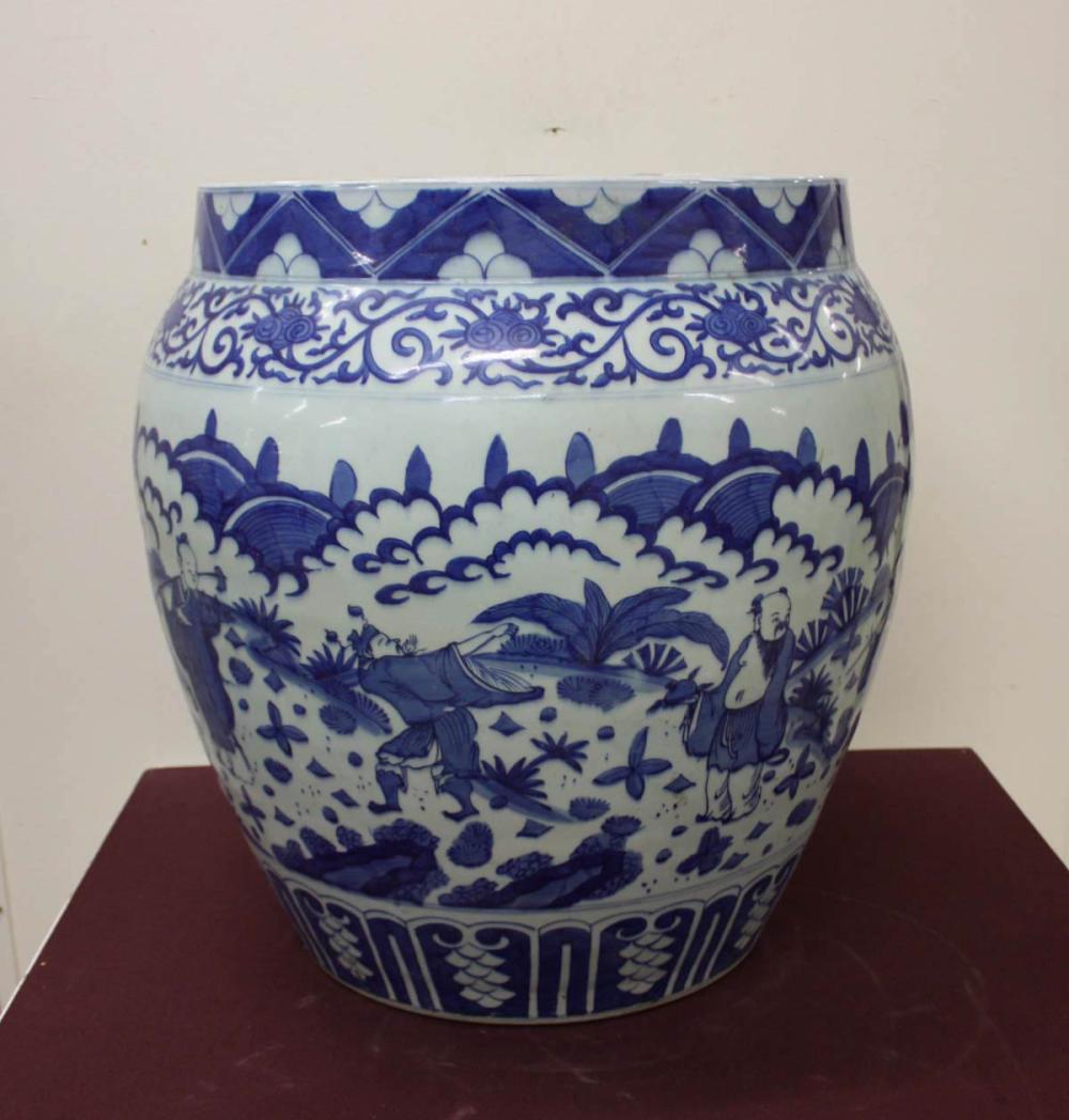 LARGE CHINESE BLUE UNDERGLAZE PORCELAIN 33f158