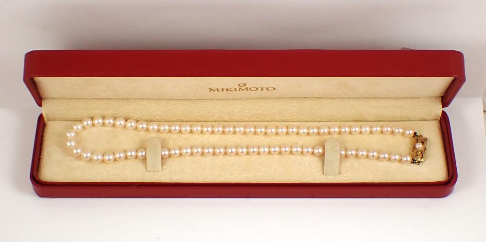 JAPANESE MIKIMOTO PEARL NECKLACE IN