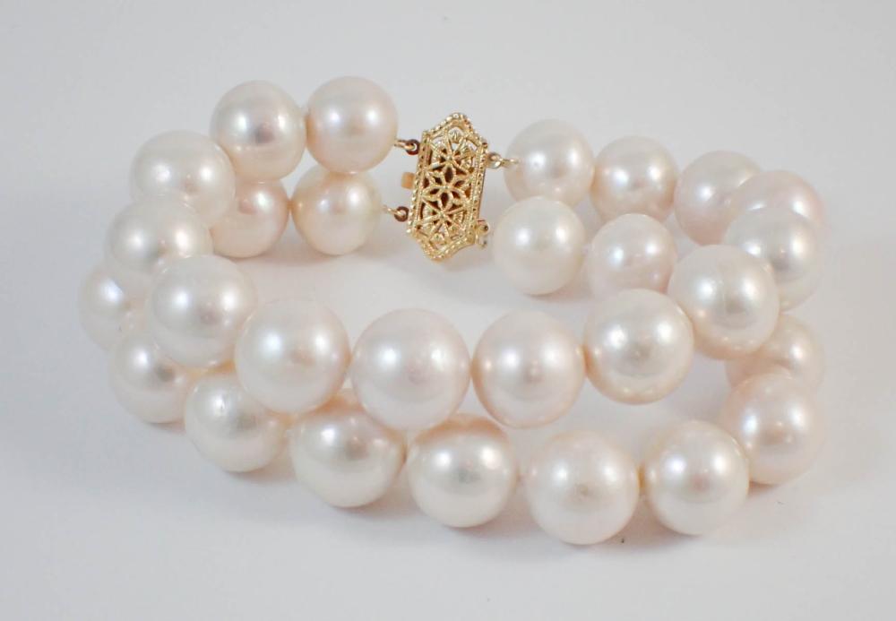 DOUBLE STRAND PEARL AND FOURTEEN 33f26d
