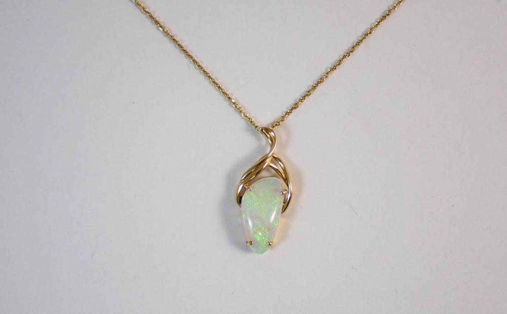 OPAL AND FOURTEEN KARAT GOLD PENDANT 33f29a