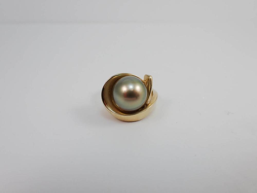 TAHITIAN PEARL AND FOURTEEN KARAT 33f2c1