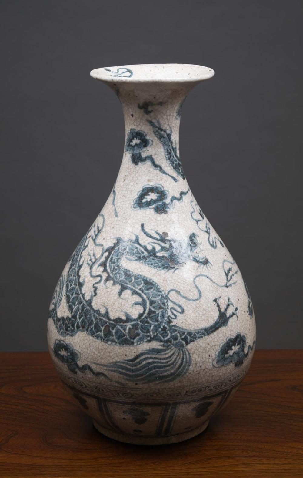 CHINESE BLUE AND WHITE DRAGON VASE,