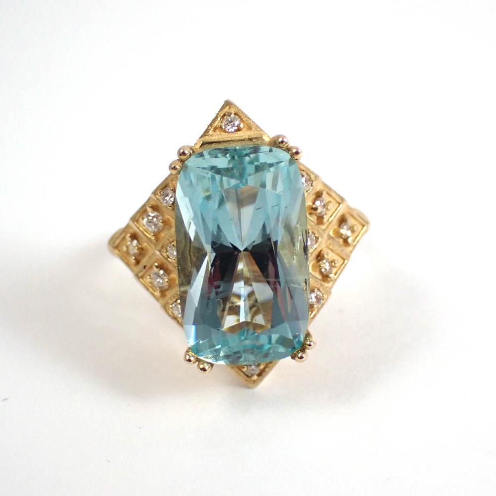 AQUAMARINE DIAMOND AND FOURTEEN 33f3ad