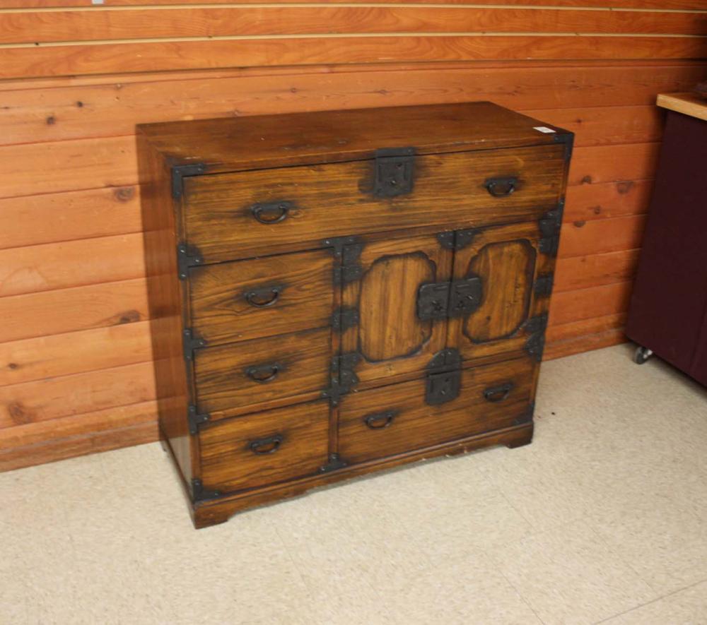 JAPANESE CHOBA TANSU (MERCHANT