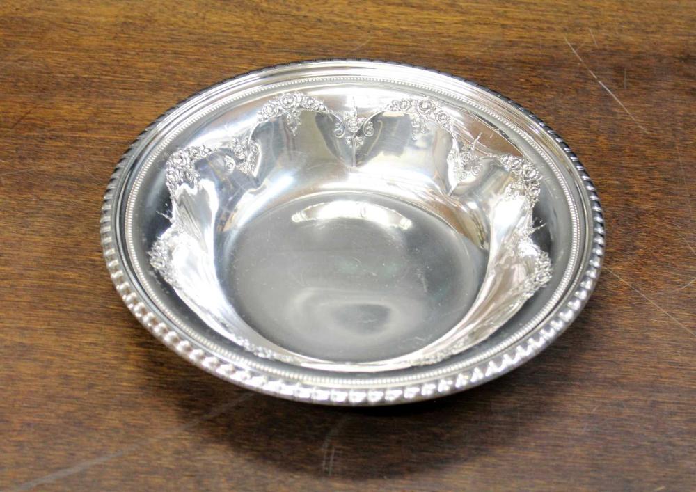 TOWLE STERLING SILVER SERVING BOWL  33f4c5