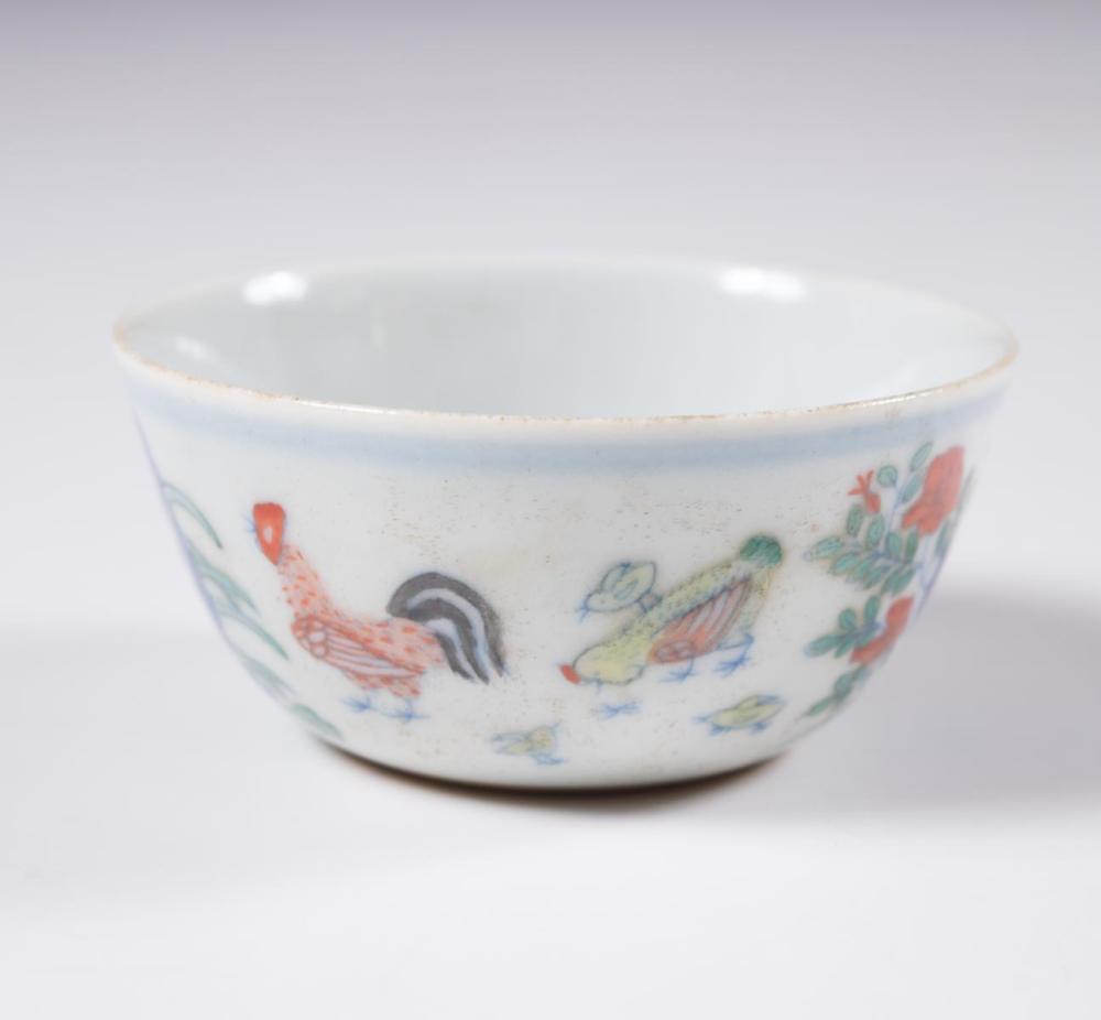 CHINESE MING STYLE DOUCAI PORCELAIN 33f4e2