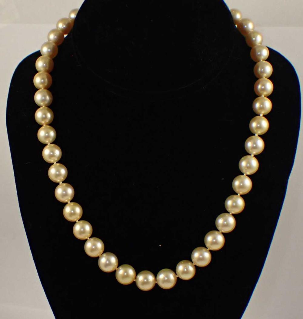 GOLDEN SOUTH SEA PEARL AND FOURTEEN 33f536