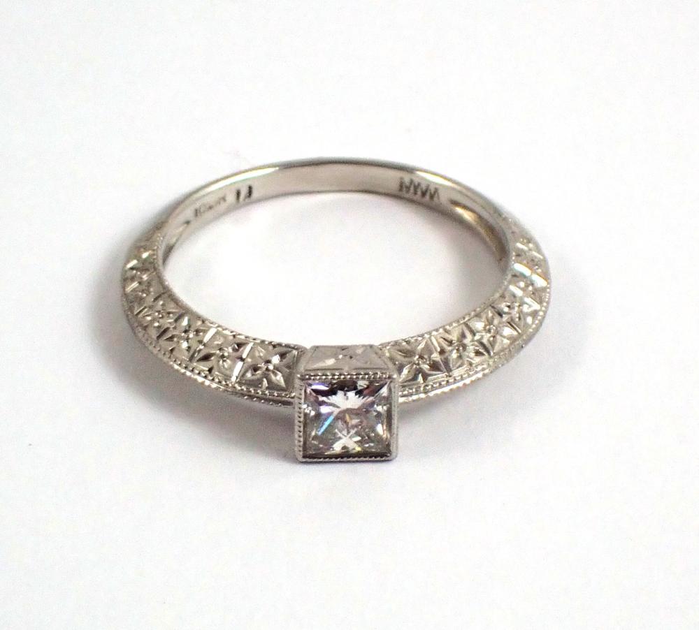 DIAMOND AND PLATINUM SOLITAIRE