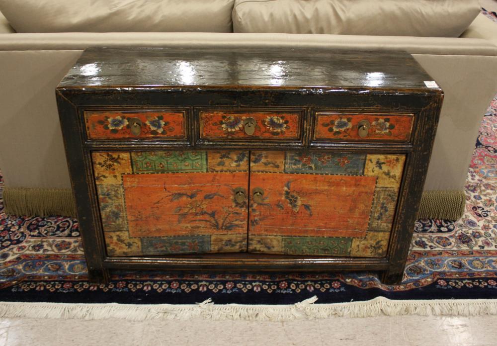 CHINESE EXPORT SIDE CABINET, FEATURING