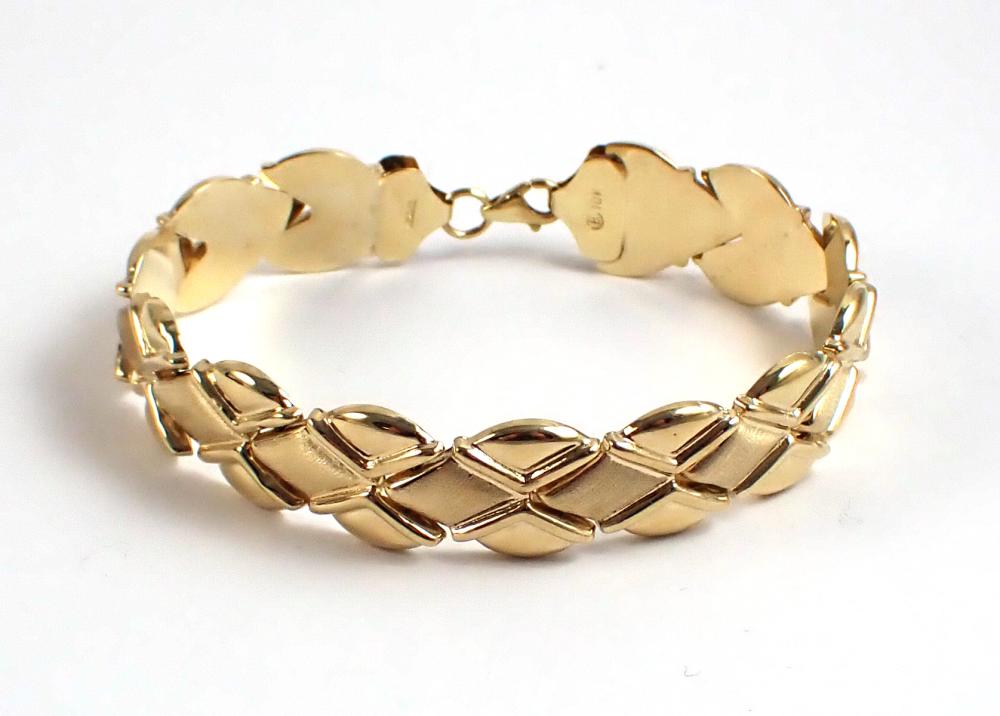 TURKISH TEN KARAT YELLOW GOLD BRACELET  33f5e3