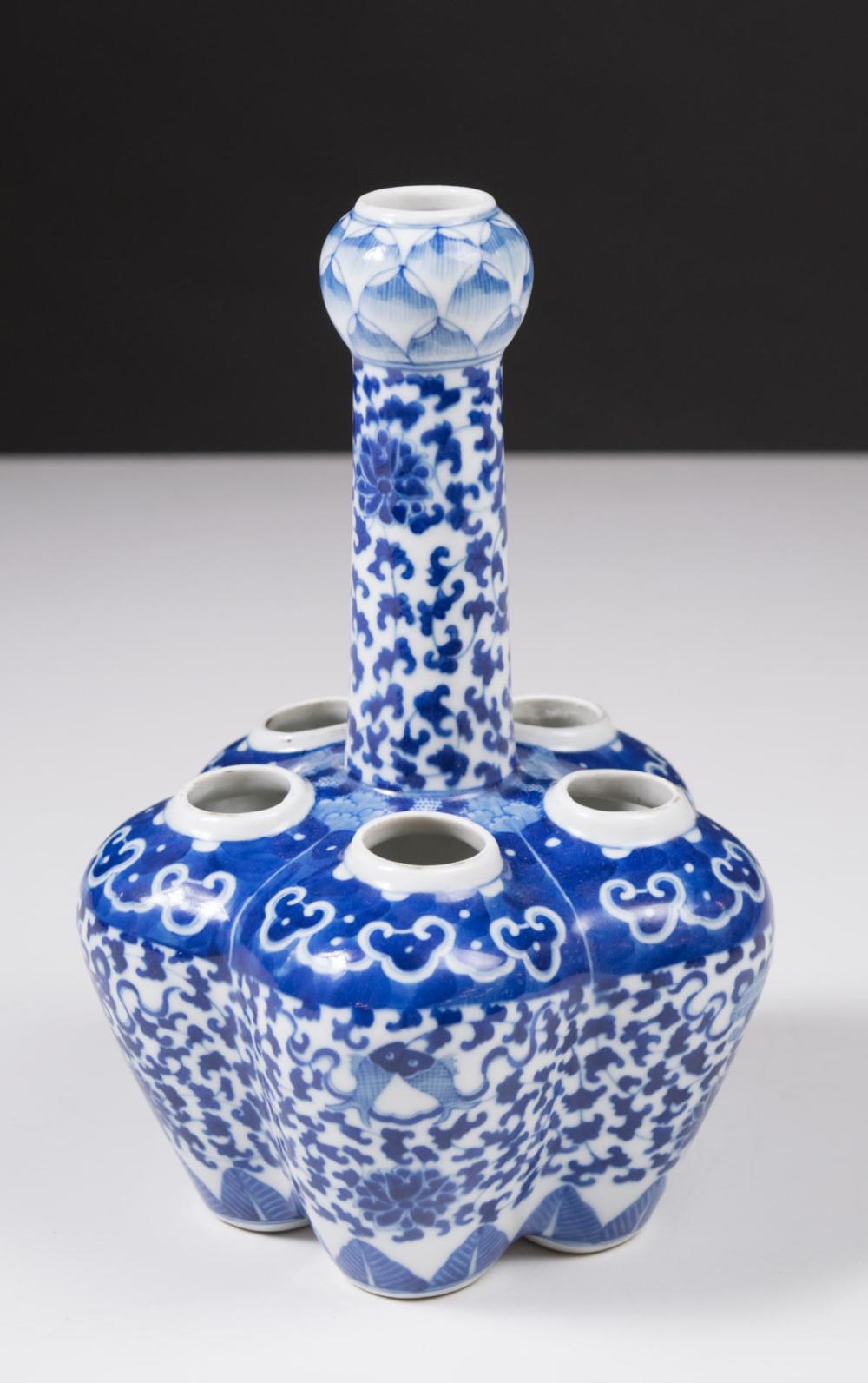 CHINESE BLUE AND WHITE PORCELAIN