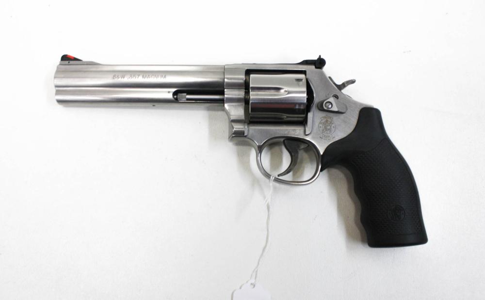 SMITH AND WESSON MODEL 686-6 DOUBLE