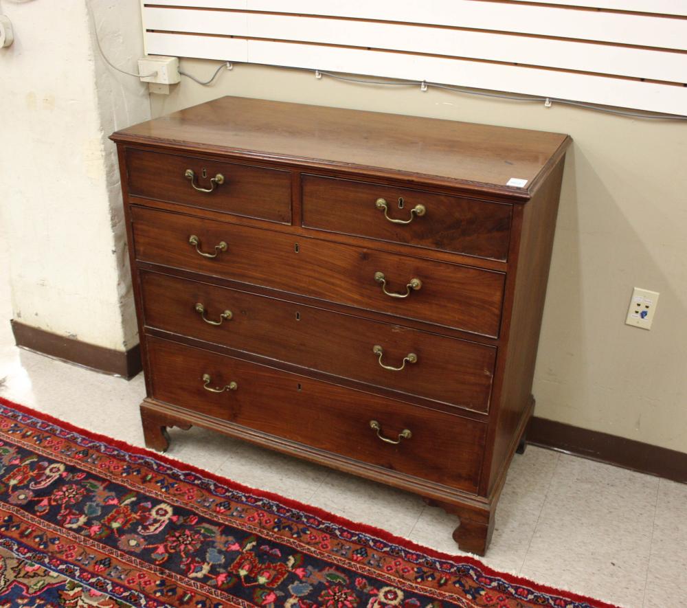 GEORGE III MAHOGANY CHEST OF DRAWERS  33f800