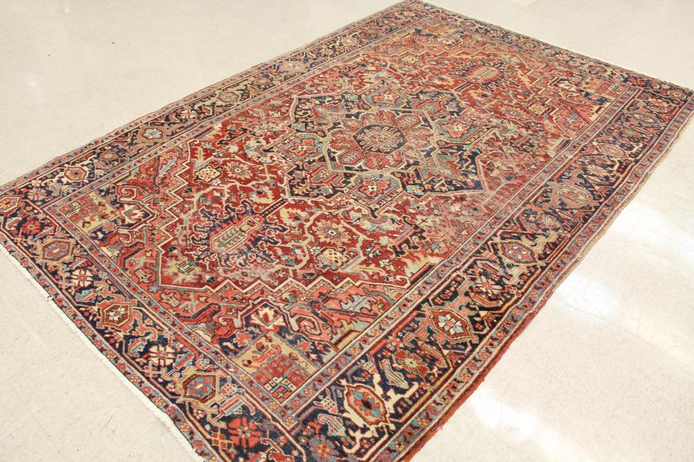 SEMI ANTIQUE PERSIAN HERIZ CARPET  33f824