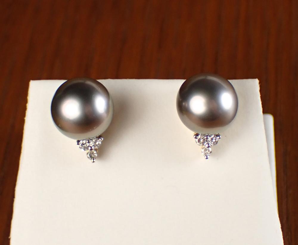 BLACK PEARL AND DIAMOND STUD EARRINGSPAIR 33f9ad