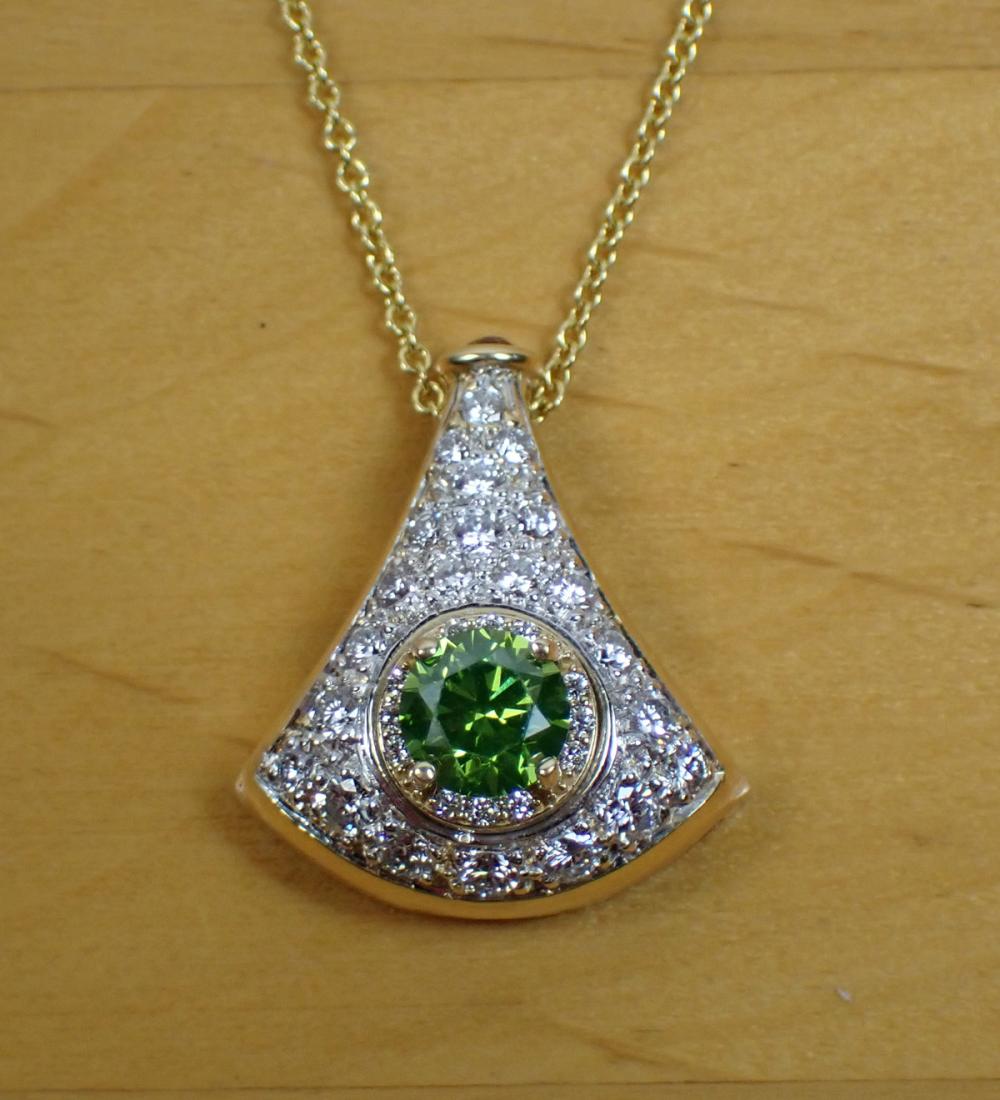 GREEN DIAMOND AND EIGHTEEN KARAT 33fa3a