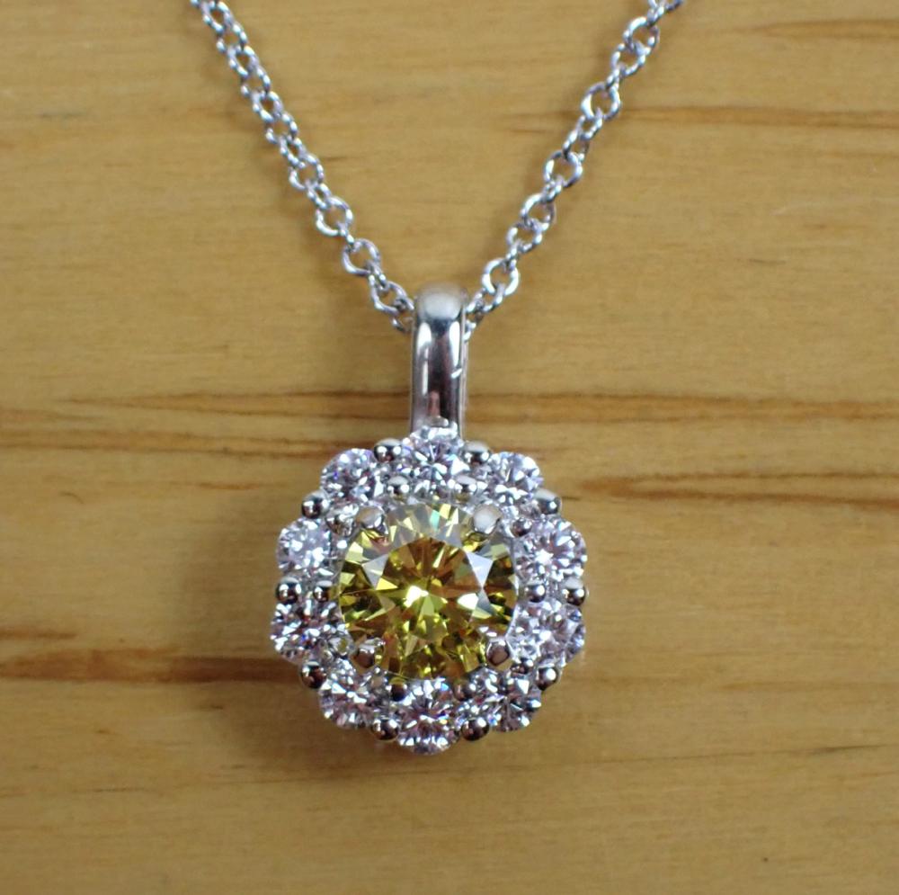 YELLOW AND WHITE DIAMOND PENDANT 33fa69