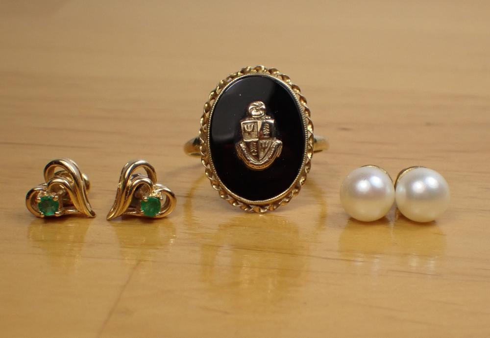 FOURTEEN KARAT GOLD RING AND TWO 33faa1