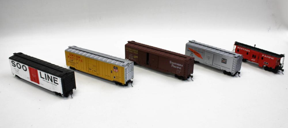 COLLECTION OF TWENTY HO GAUGE MODEL