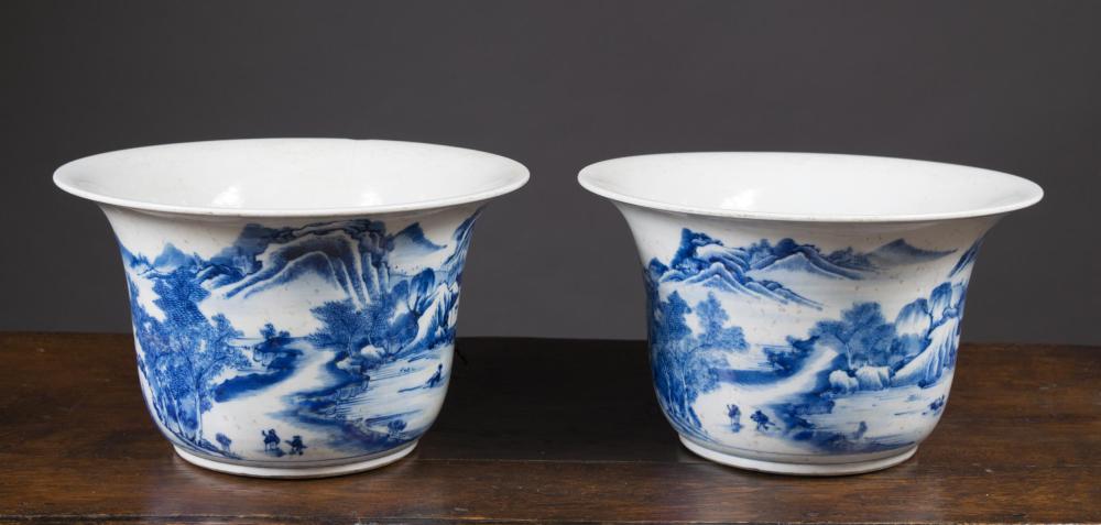 PAIR OF CHINESE BLUE AND WHITE 33faba