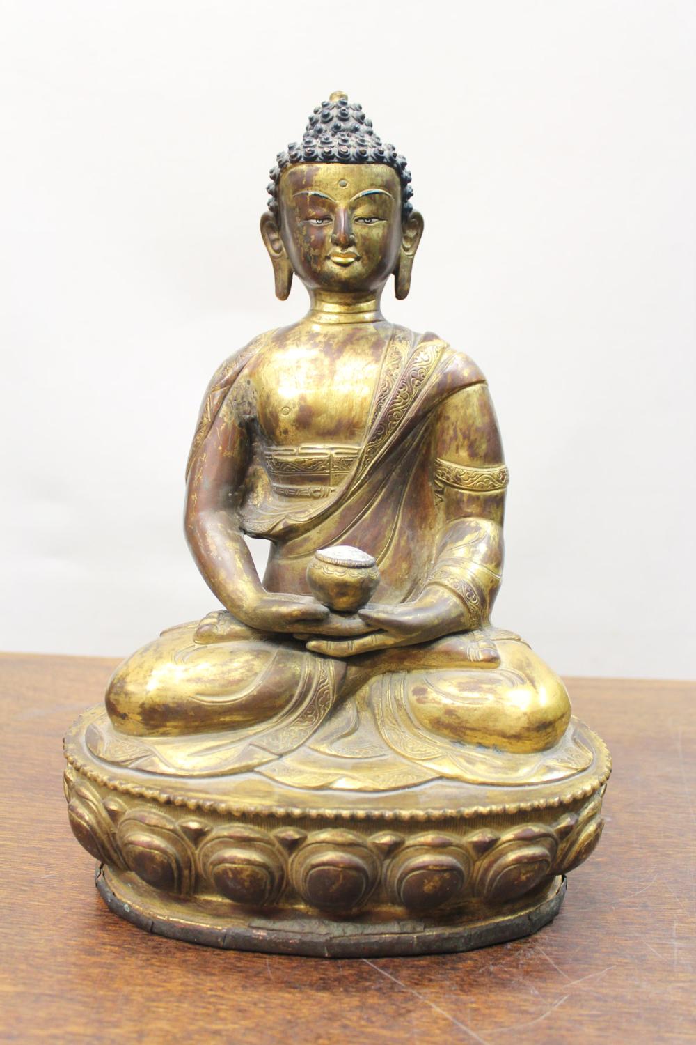 CHINESE GILT BRONZE BUDDHA SCULPTURE  33fabb