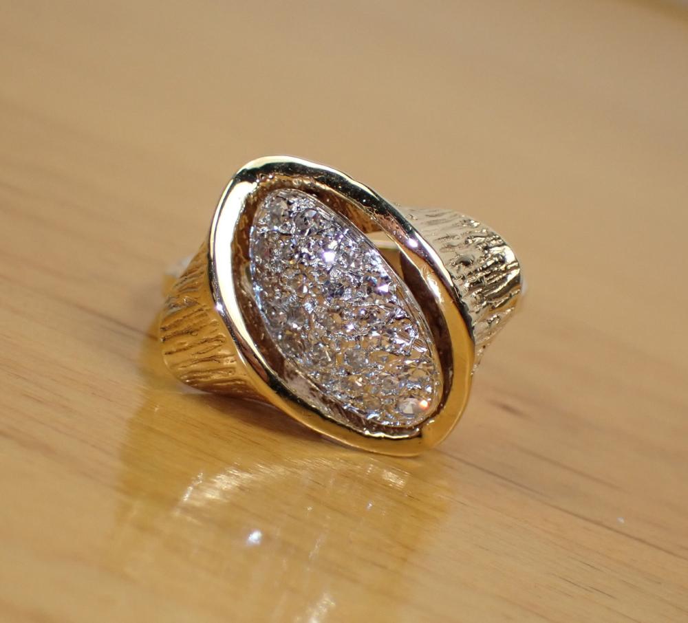 DIAMOND AND FOURTEEN KARAT TWO TONE 33fad2