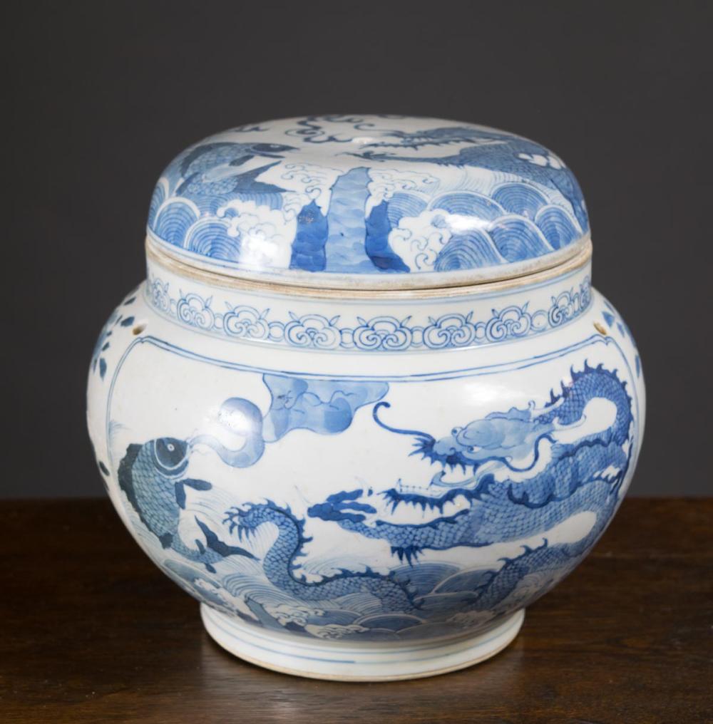 CHINESE BLUE AND WHITE PORCELAIN