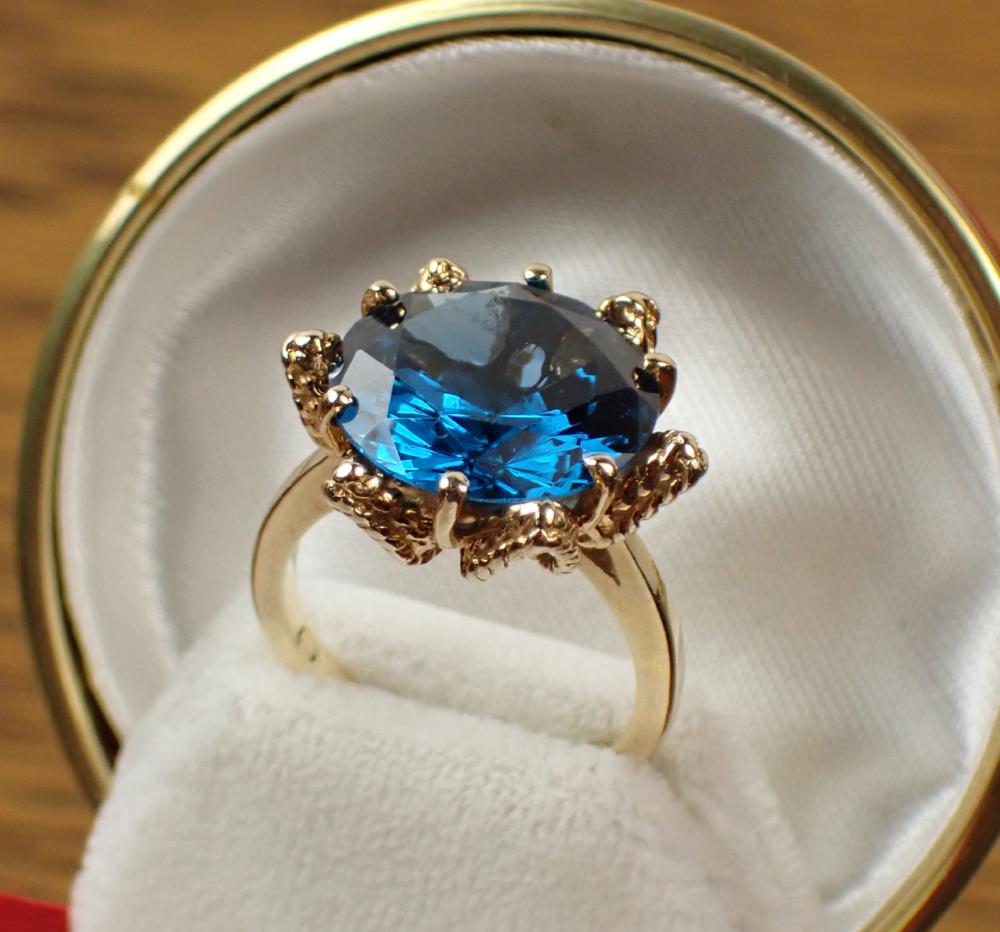 BLUE SPINEL AND FOURTEEN KARAT 33fc29