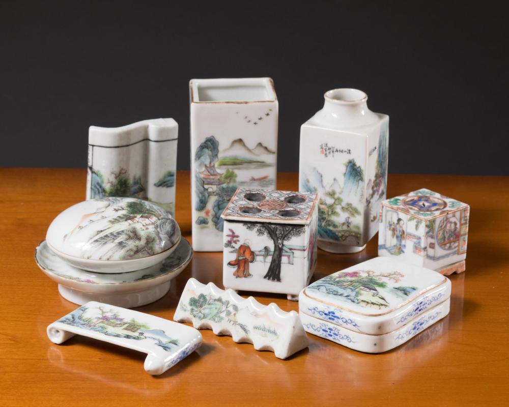 COLLECTION OF TEN CHINESE PORCELAIN