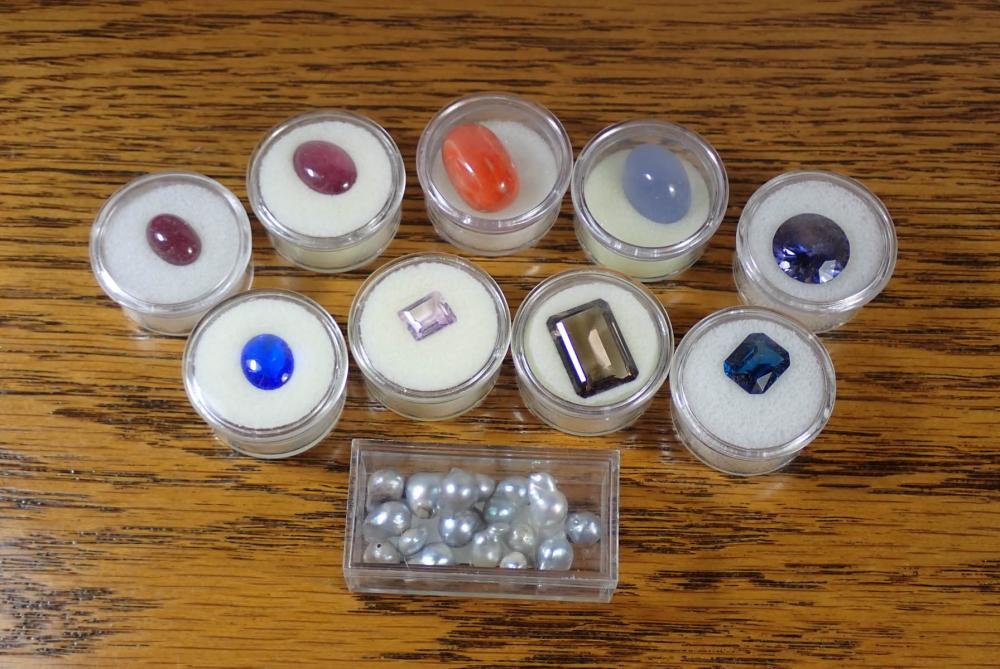 NINE UNSET GEMSTONES AND SIXTEEN 33fcc9