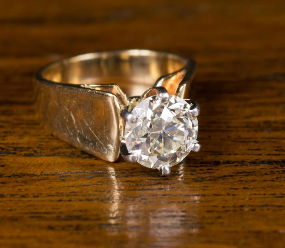 ESTATE DIAMOND AND GOLD SOLITAIRE 33fd0d