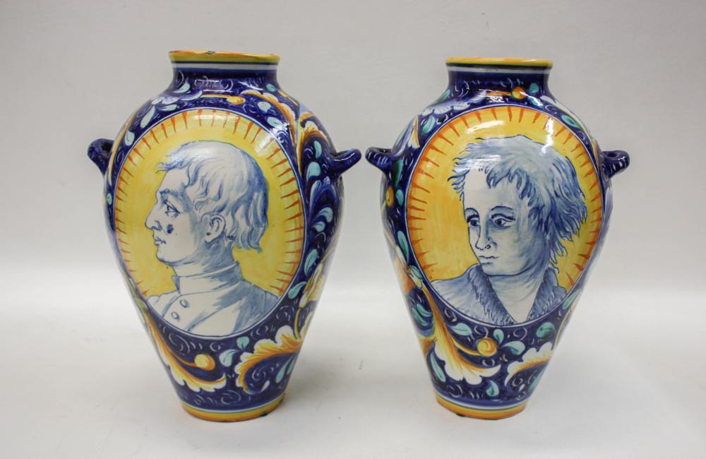 PAIR OF ITALIAN FAIENCE VASESPAIR 33fd07