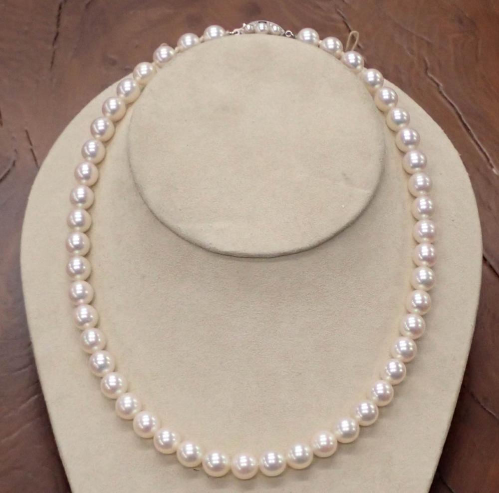 CHOKER LENGTH PEARL AND GOLD NECKLACECHOKER