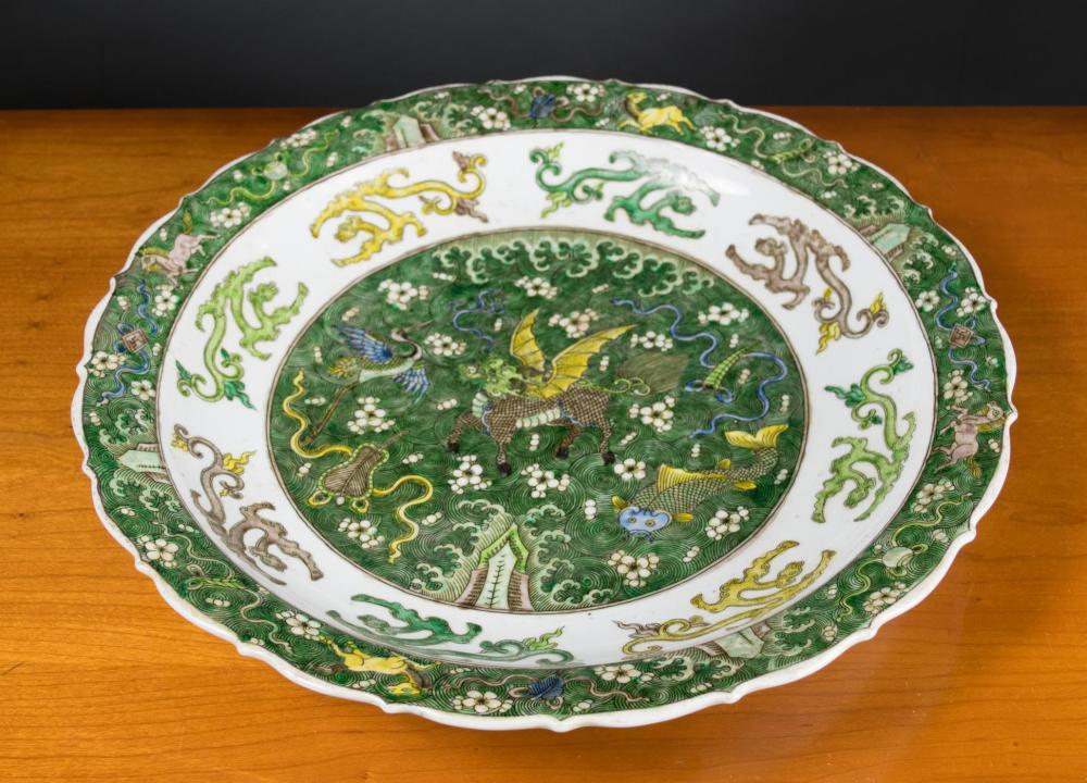 CHINESE WUCAI PORCELAIN CHARGERCHINESE