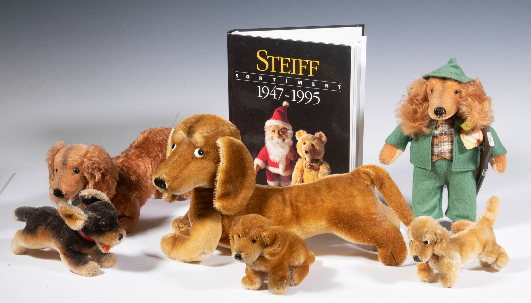 STEIFF STUFFED DACHSHUNDS & BOOK