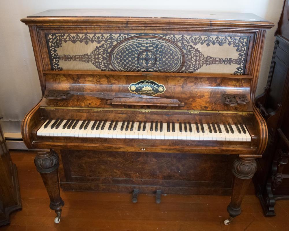 VICTORIAN BURL WALNUT COTTAGE PIANOVICTORIAN 33fdef