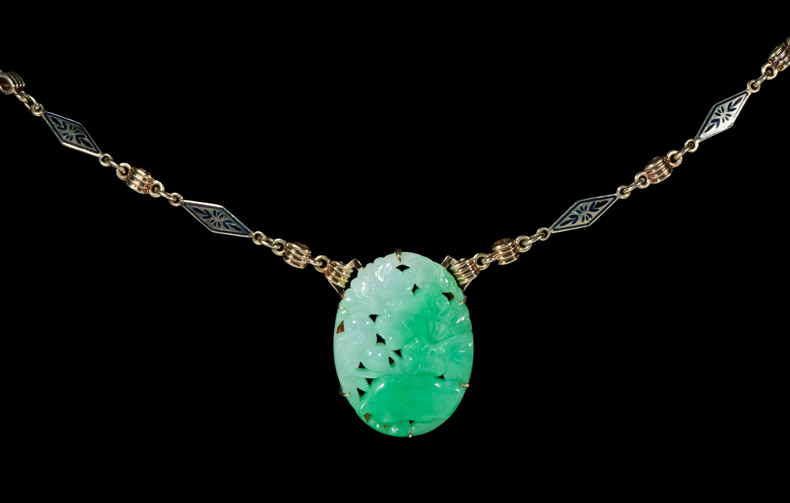 CHINESE GOLD NECKLACE WITH JADE 33fe43