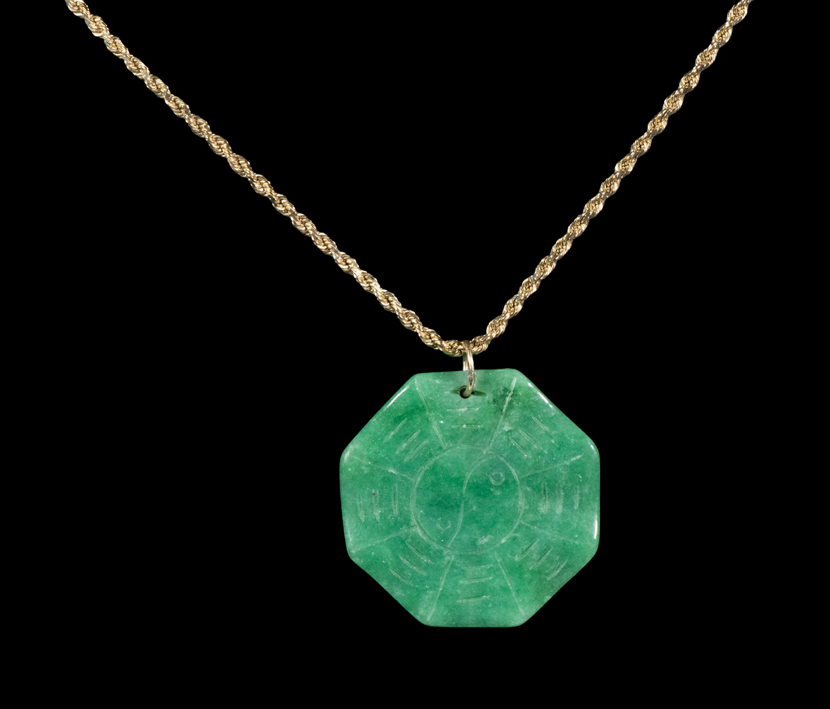 CHINESE JADE PENDANT ON GOLD CHAIN