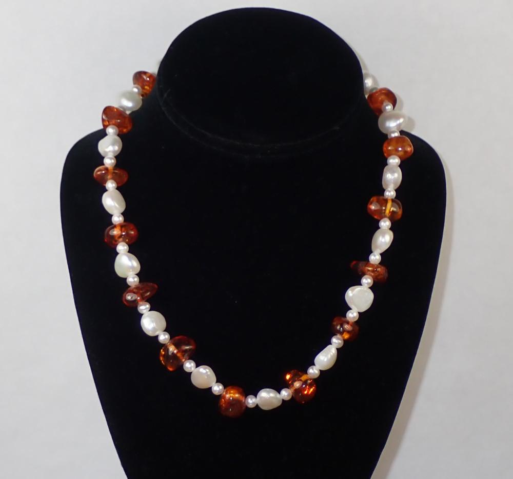 AMBER PEARL AND GOLD NECKLACEAMBER  34001c