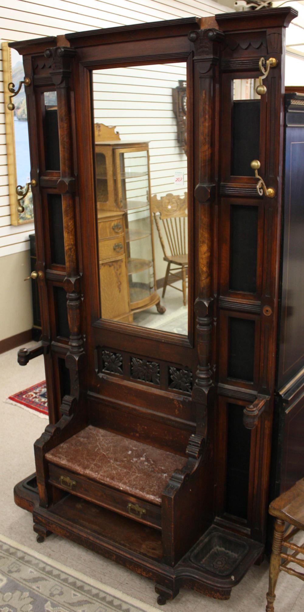 VICTORIAN WALNUT HALLSTANDVICTORIAN 34001d