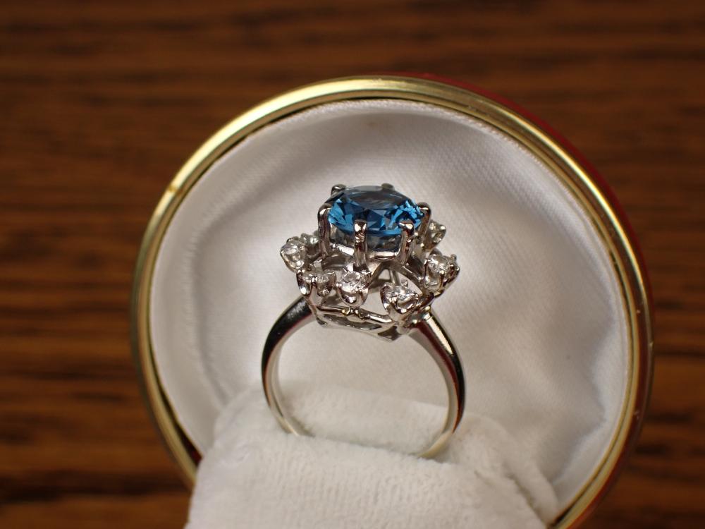 BLUE SPINEL, DIAMOND AND GOLD RINGBLUE