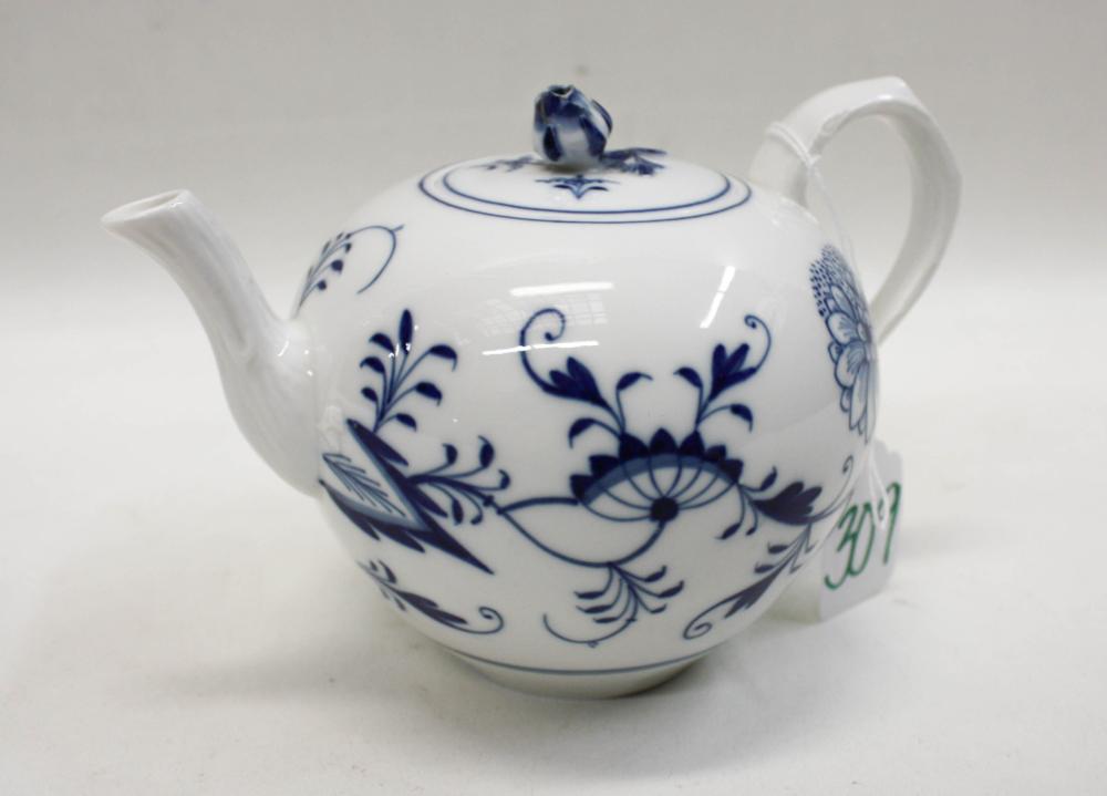 MEISSEN PORCELAIN TEAPOTMEISSEN