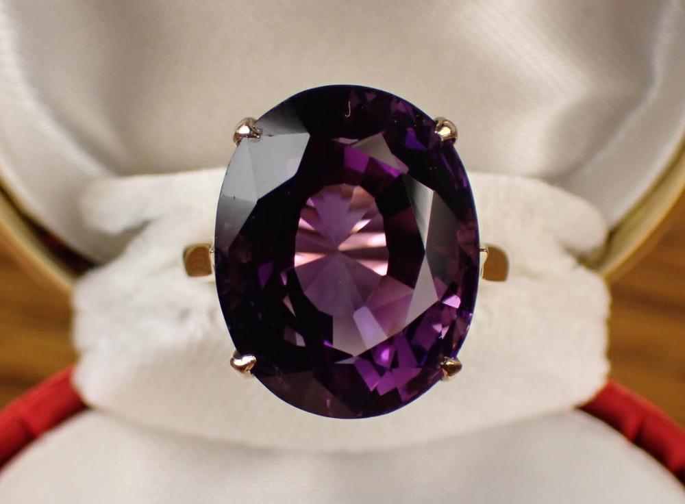 AMETHYST AND GOLD SOLITAIRE RINGAMETHYST 340075