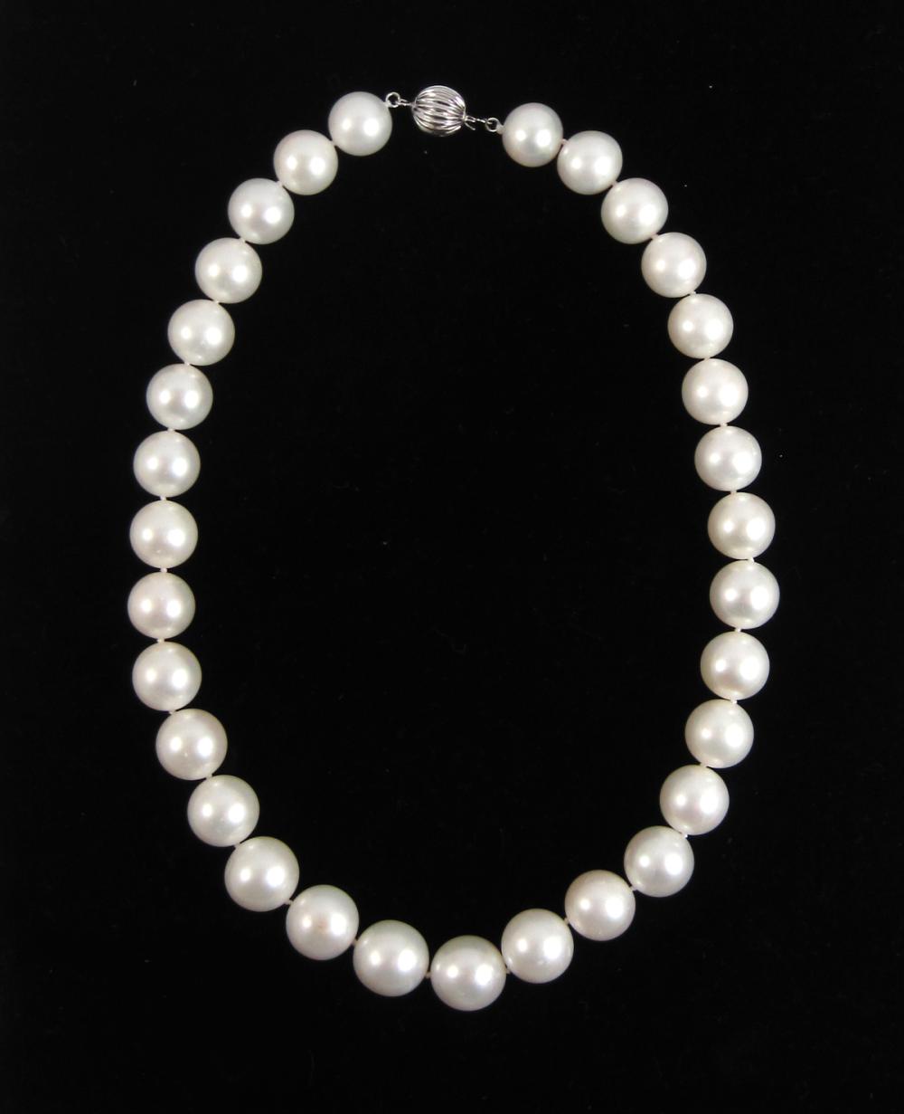 SOUTH SEA PEARL AND GOLD NECKLACESOUTH 3400a5