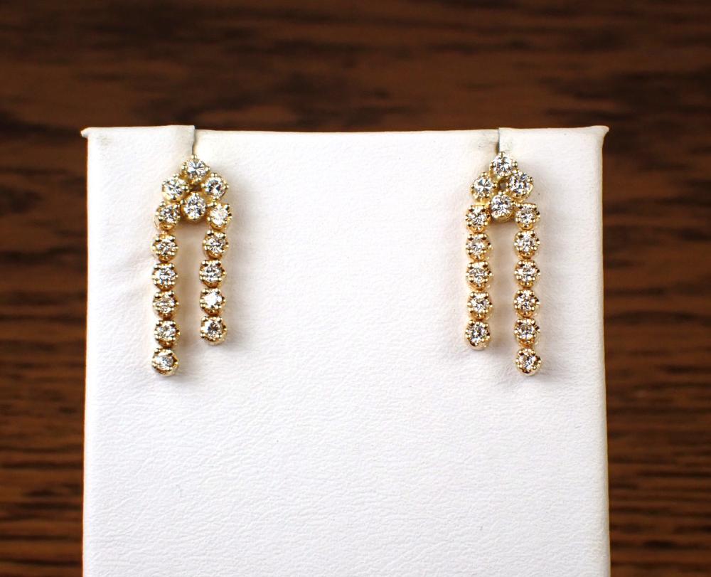 PAIR OF DIAMOND AND GOLD EARRINGSPAIR 3400bd