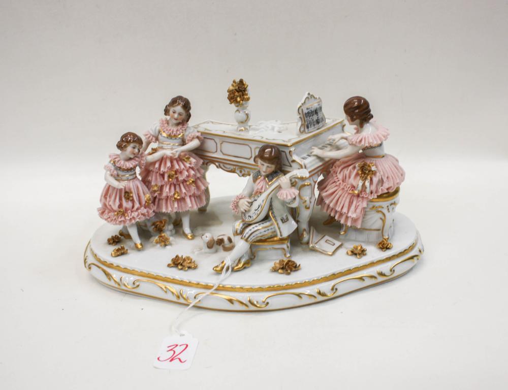 GERMAN PORCELAIN FIGURAL GROUPGERMAN